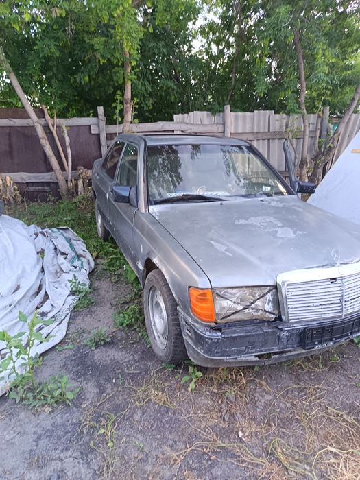 В продаже Мерседес бенс 190 w201