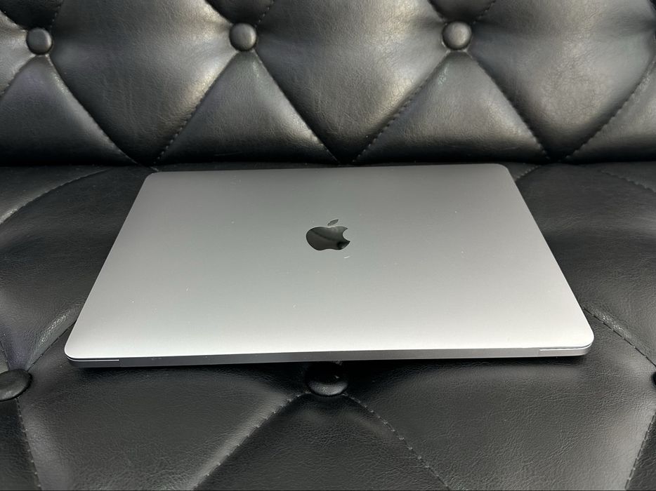 Apple MacBook Pro M1 2020 года в идеальном состояние