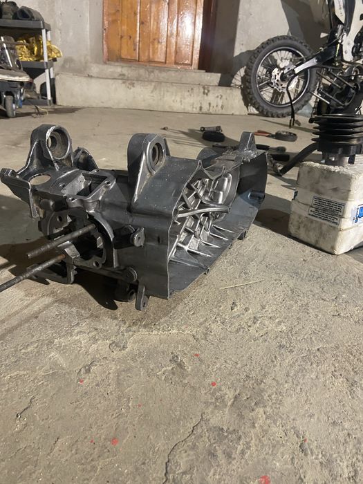 Yamaha aerox,malagutif10,aprilia sr на части