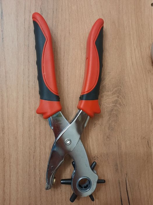 Дырокол продам  две штуки