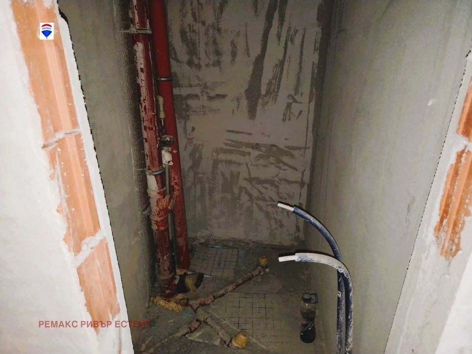 Продава се Двустаен апартамент в Русе, Център - 61 кв.м за 1053 €/кв.м - Снимка #12