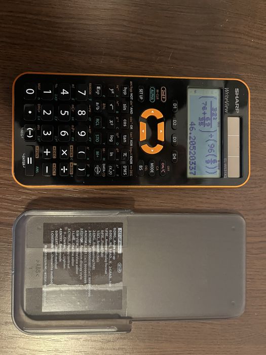 Calculator stiintific Sharp (baterii si solar)