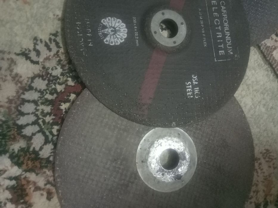 Продам. Отрезные диски, запчасти.