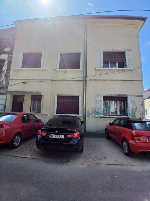 Vand urgent apartament ultracentral renovat spatios