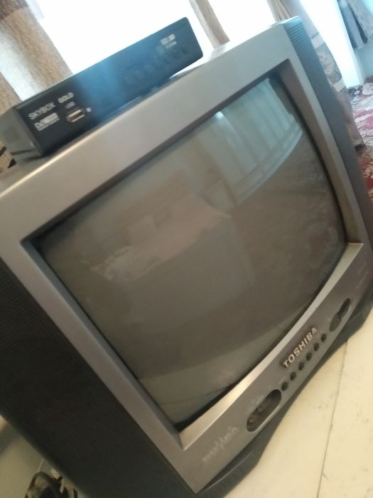 TOSHIBA рангли тэлвизор японияники туйннери билан
