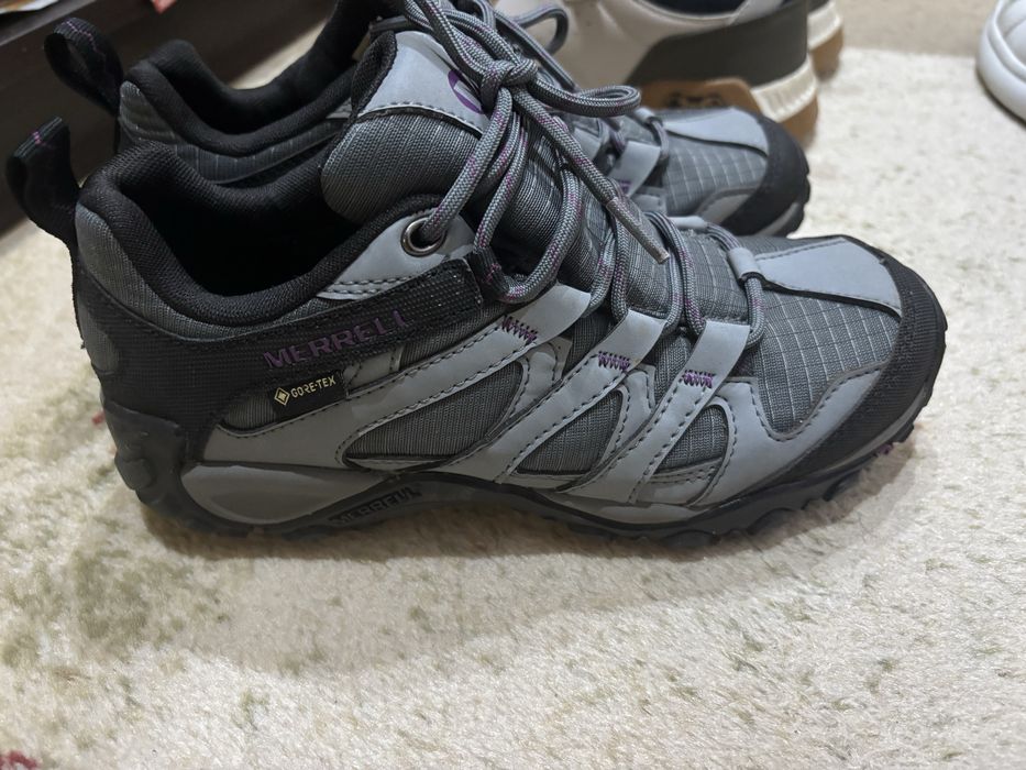 Боти и маратонки Adidas Lee cooper и други