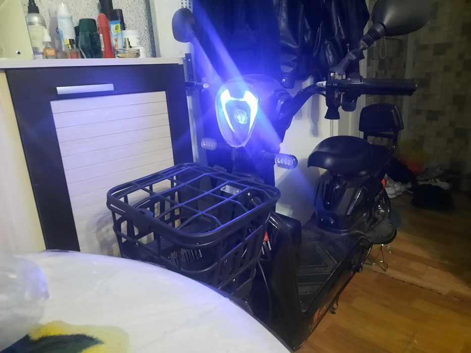 Электроскутер ск8