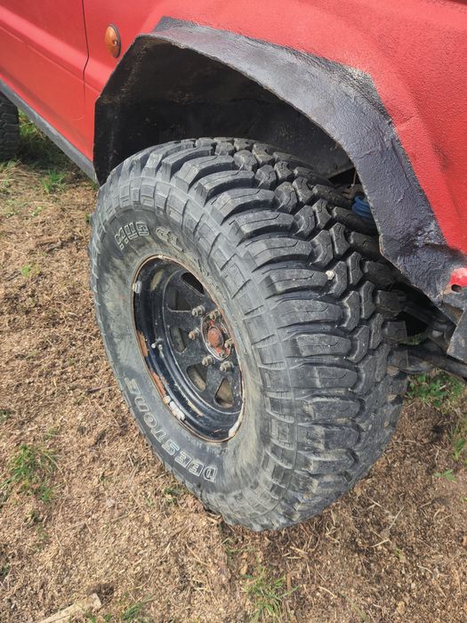 Mitsubishi Pajero Mk2 pregatit pentru offroad scurt autoutilitata