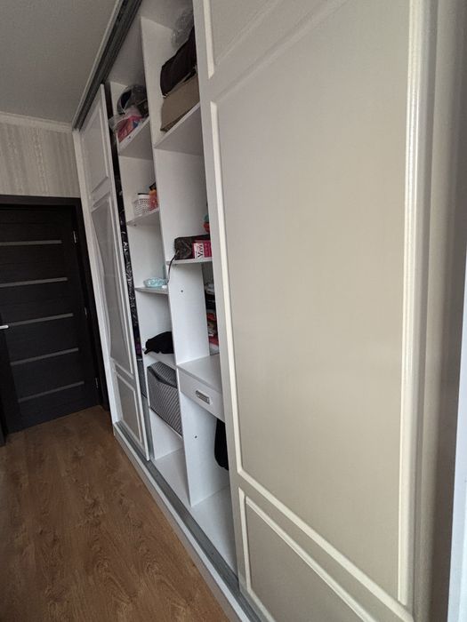 Шкаф купе с зеркалом