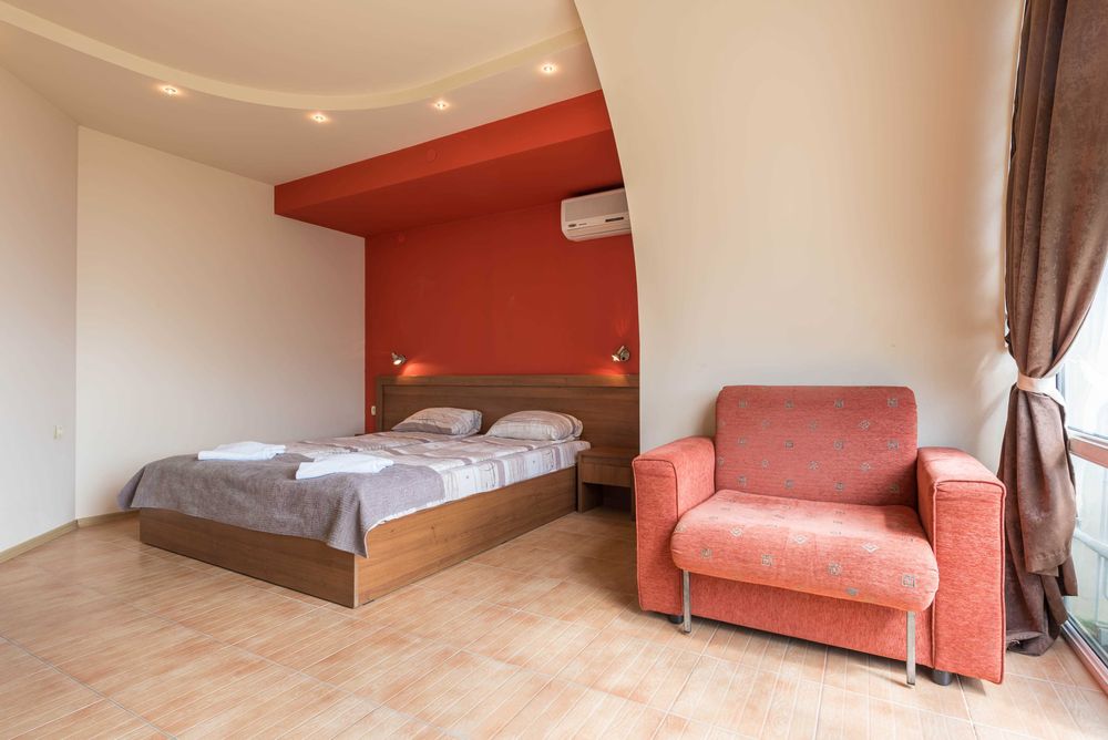 Продава се Хотел в Балчик - 2000 кв.м за 230 €/кв.м - Снимка #18