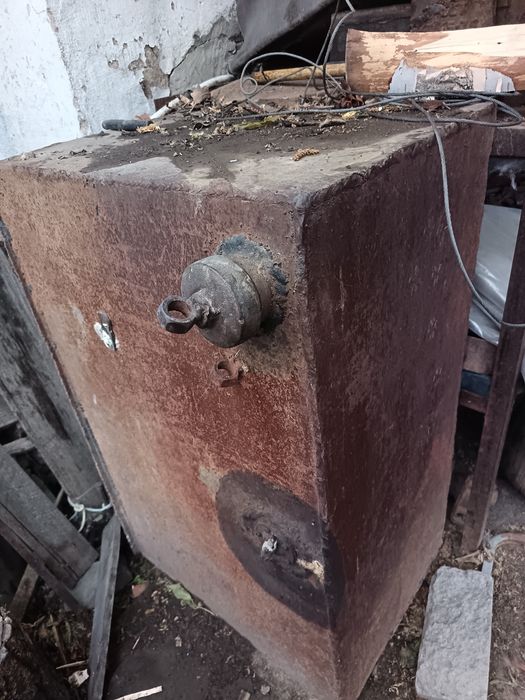 Продам бак под солярку
