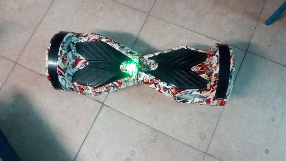 Vând hoverboard SmartBalance Transformers Tatoo, roți de 8 "
