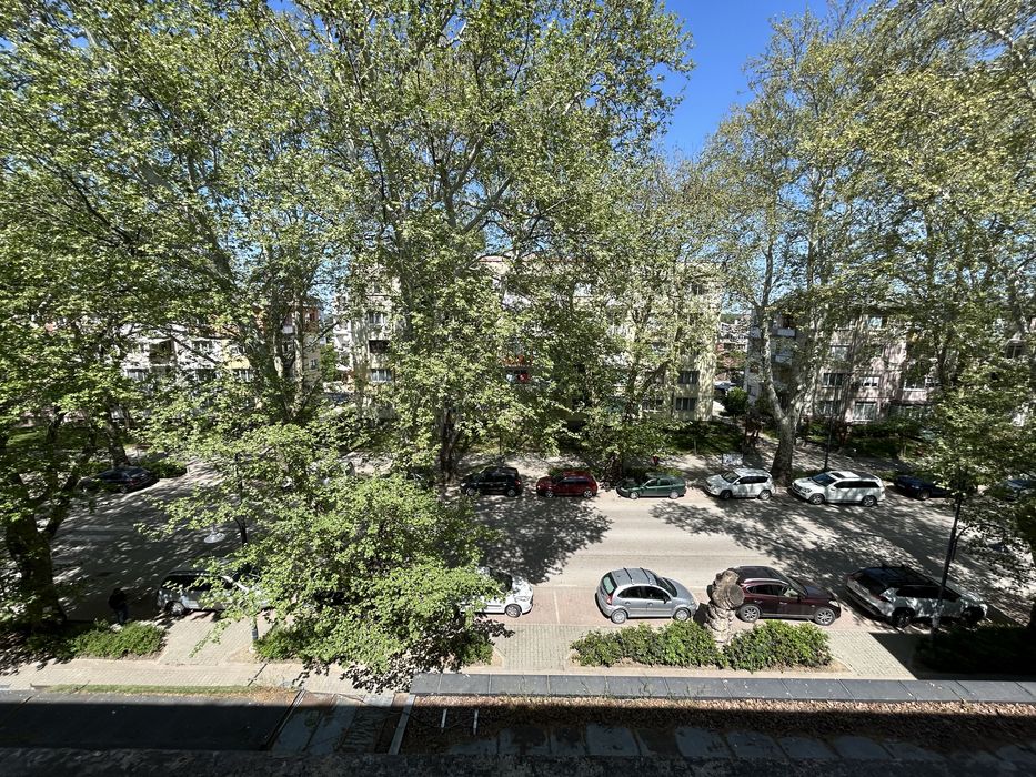 Имоти Силистра продава двустаен апартамент в центъра