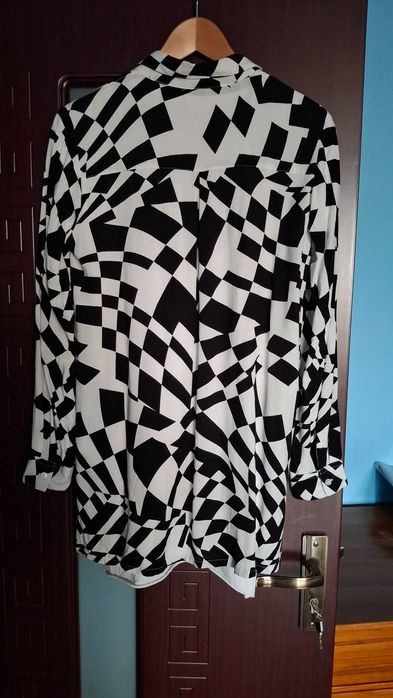 Дамска риза L с подарък сенки за грим