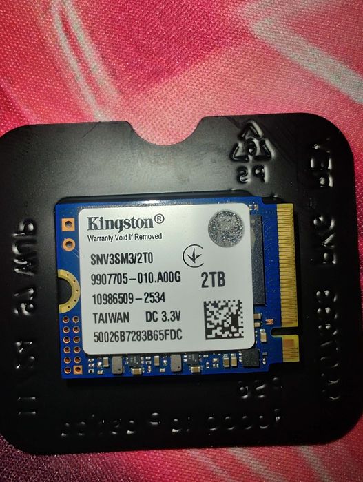 SSD Kingston SNV3SM3/2T0 – 2TB, aproape nou, 160h utilizare