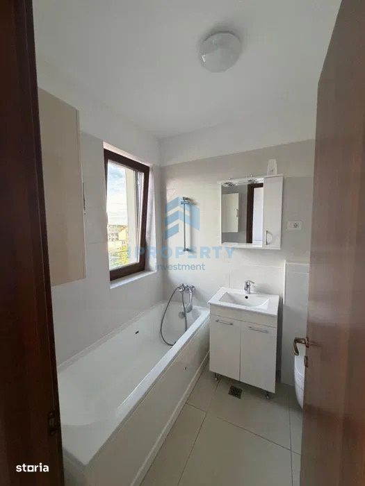 Sisesti 4 camere cu balcon si loc de parcare