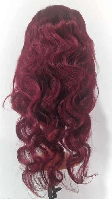 Естествена бразилска перука 75 см – тъмно червена, чуплива, дантелена