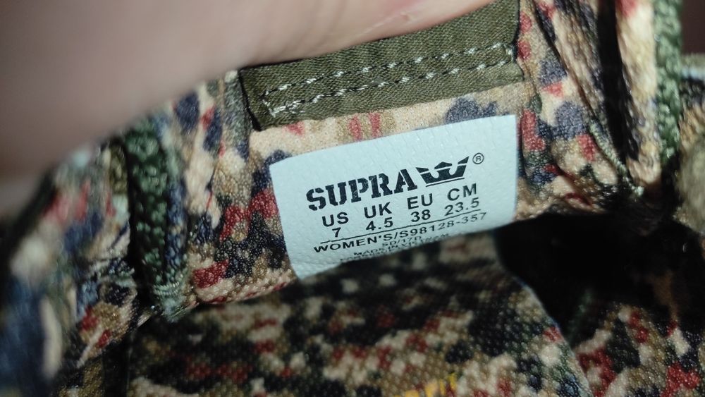 Sneakersi  Supra, nr 38 (fete)