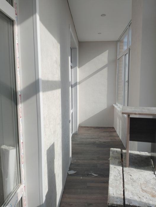 Поклейка обоев.Левкас под обои. Галтели. .