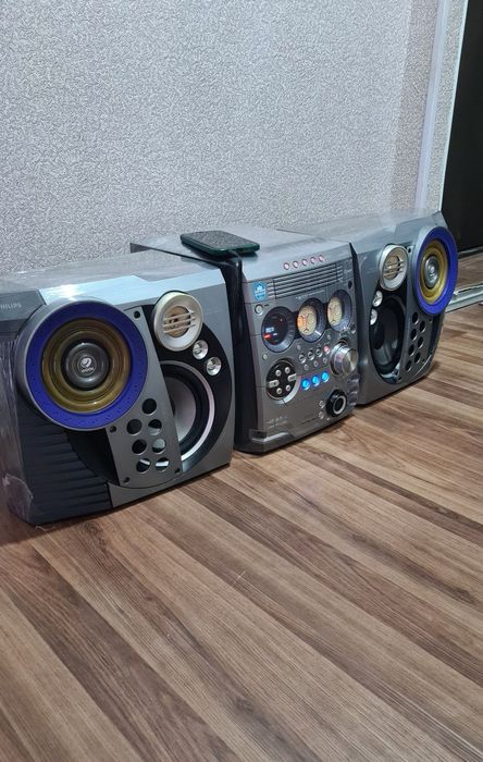 Музыкальный центр Philips