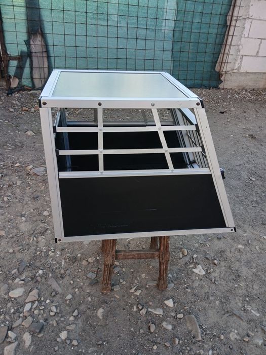 Vând cușcă de căței talie mică!