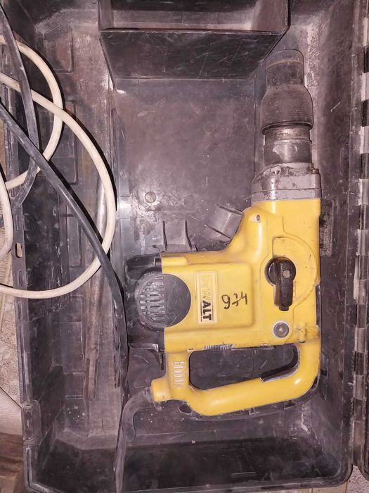 Продам перфоратор De Walt  D 25600K