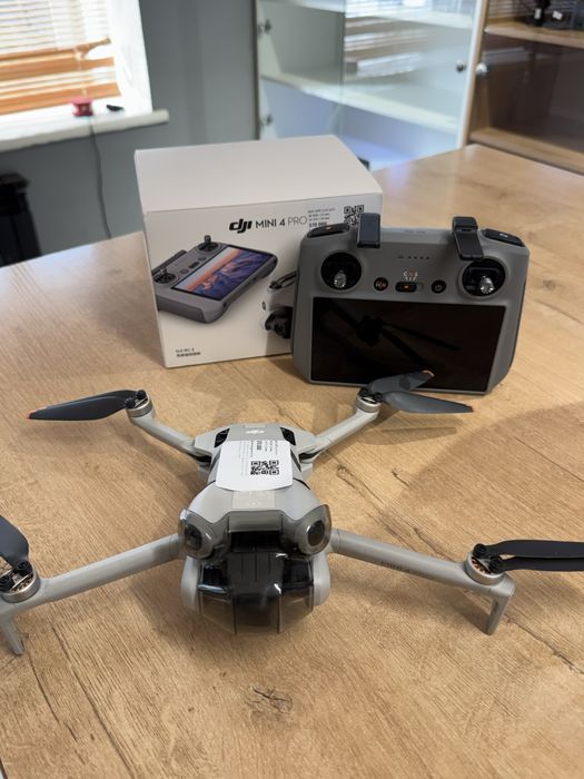 Дрон Dji mini 4 pro