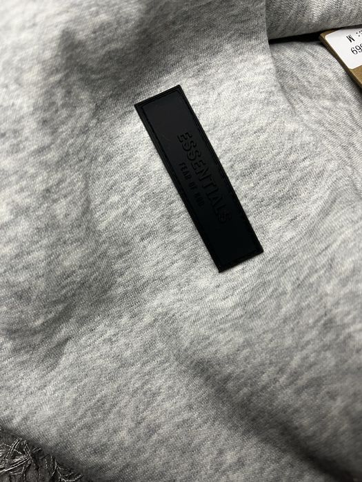 Essentials hoodie fear of god