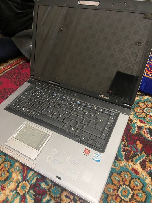 Ноутбук ASUS без