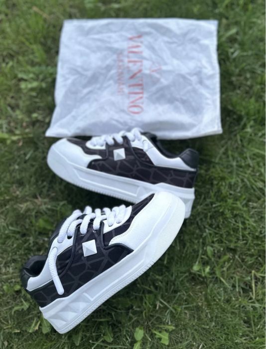 Valentino (nu balenciaga nu off white nu gucci)