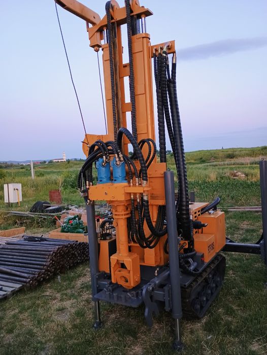 Utilaj de forat puturi,instalatie foraje puturi ,put forat,foraj apa