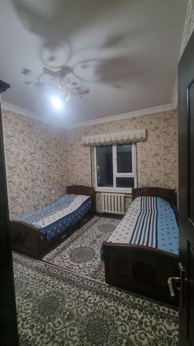 квартира на массиве Сергели-3. Прямо вдоль дороги.