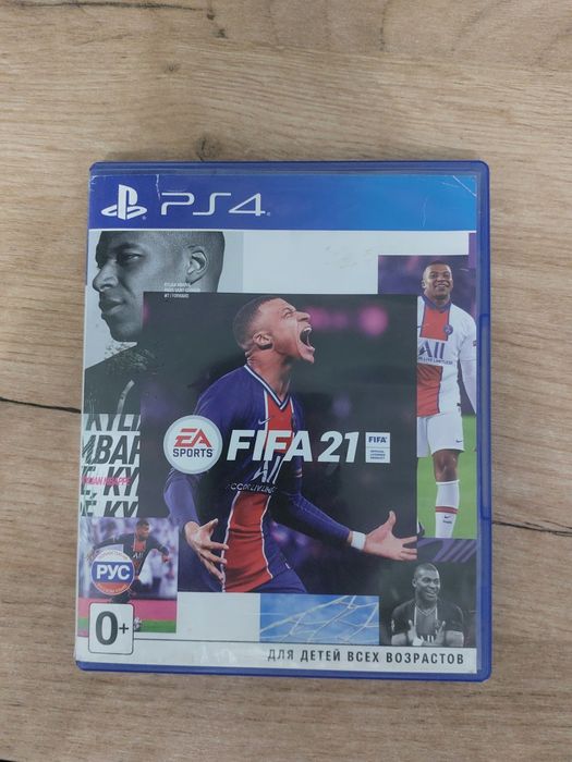 Диски на PS4. В хорошем состоянии