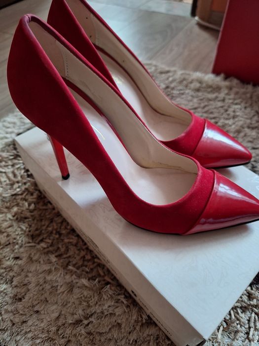 Обувки дамски официални