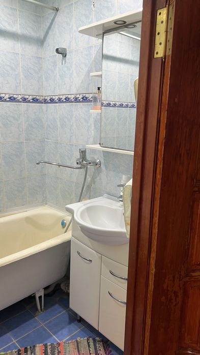 Сдаю 2х комн кв 8 мкр