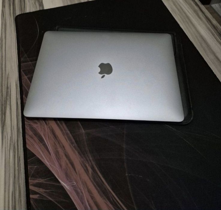 Mackbook Air Retina 2020 года