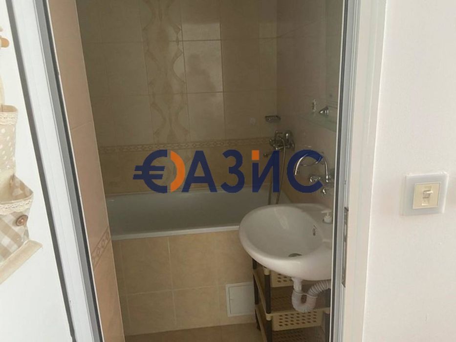 Продава се Двустаен апартамент в к.к. Слънчев бряг - 50 кв.м за 1550 €/кв.м - Снимка #7