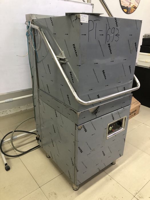 Промышленная посудомойка