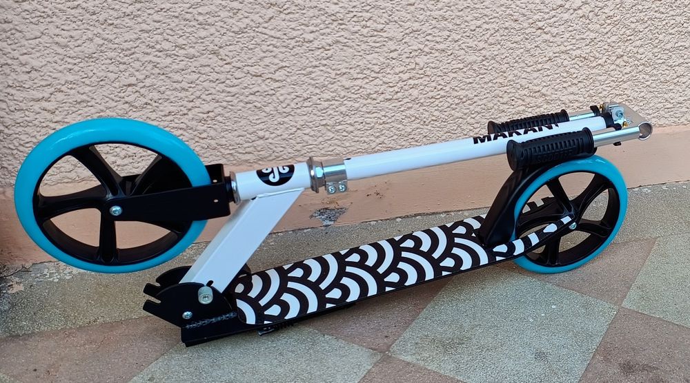 Trotineta/ pliabilă/ 100kg/ Aluminiu/ Roti 200mm/ Freestyle/copii/ NOU