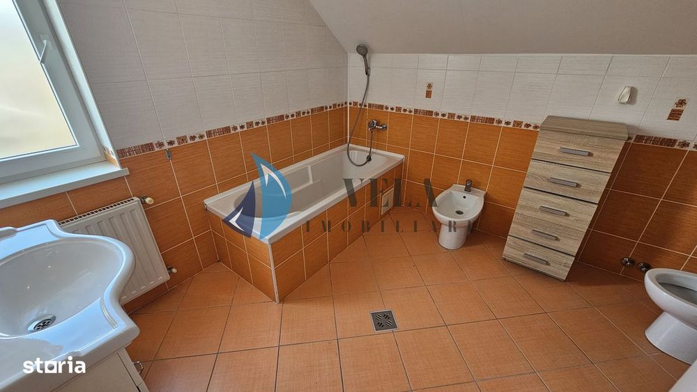 Casa 5 camere, garaj, zona Unirii