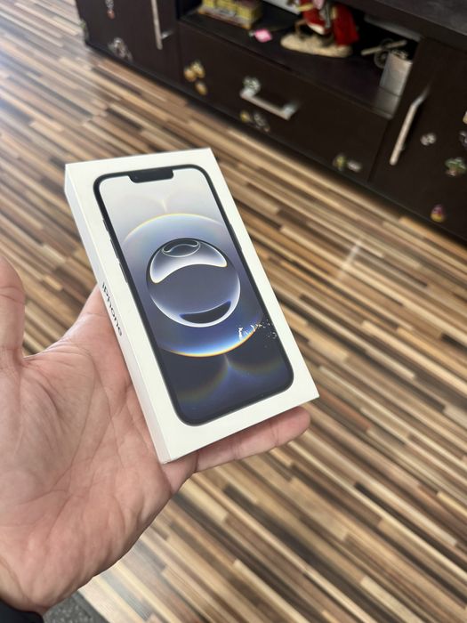 iPhone 16e negru, memorie 128Gb, husa noua, sigilat, NOU