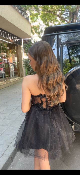 Дизайнерска рокля в черен цвят