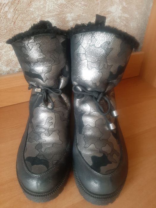 Зимние ботиночки  38 размер