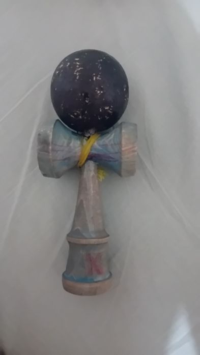 Kendama aproape noi