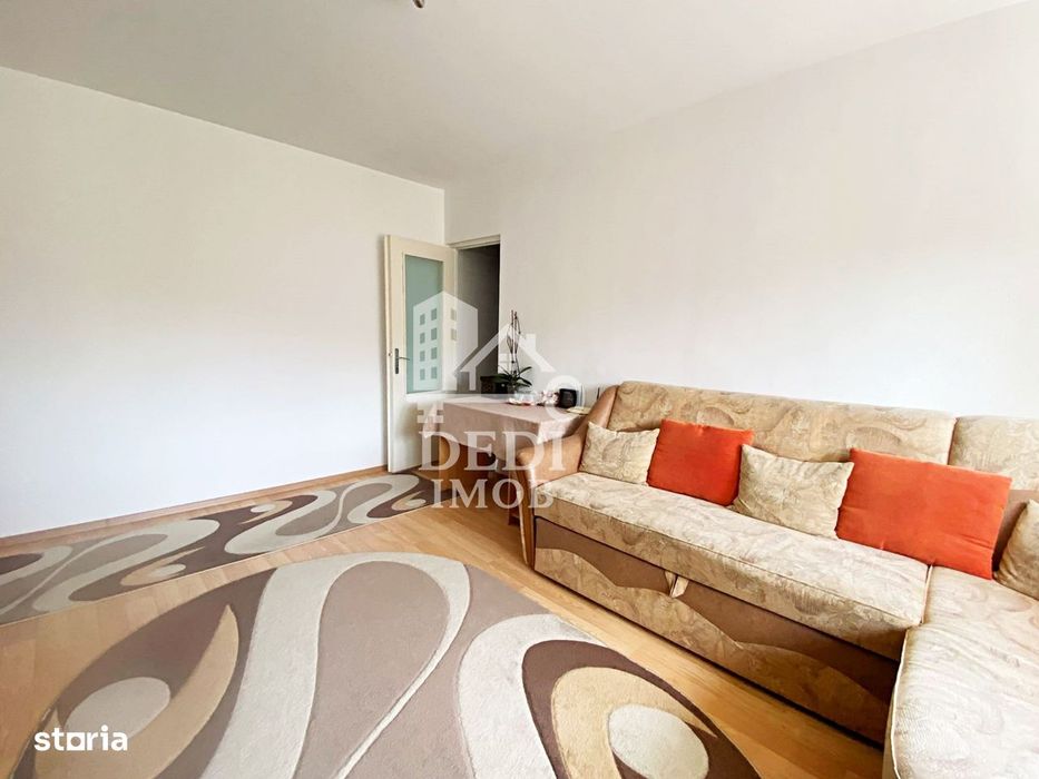 Apartament 3 camere de vânzare in zona Rogerius, Oradea