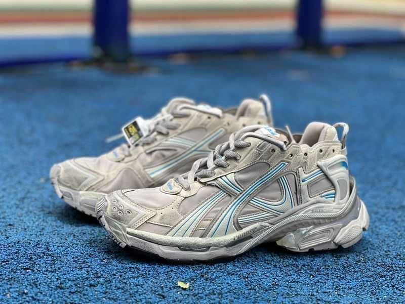 Balenciaga Runner - Light Blue/Black