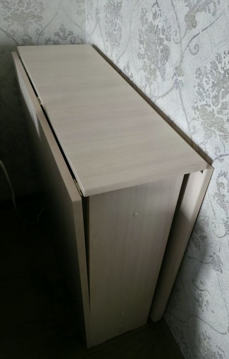 Продам стол-книжку, пуфик