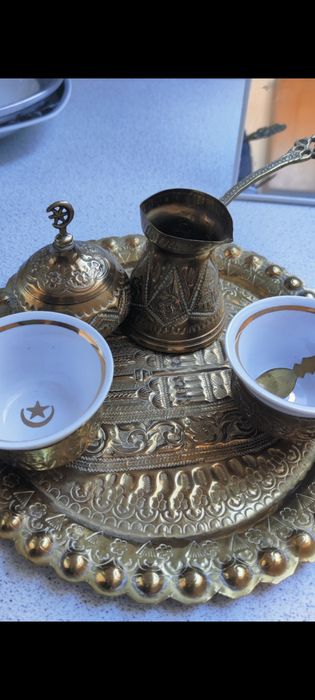 Джезве и чаши за годеж за солено кафе