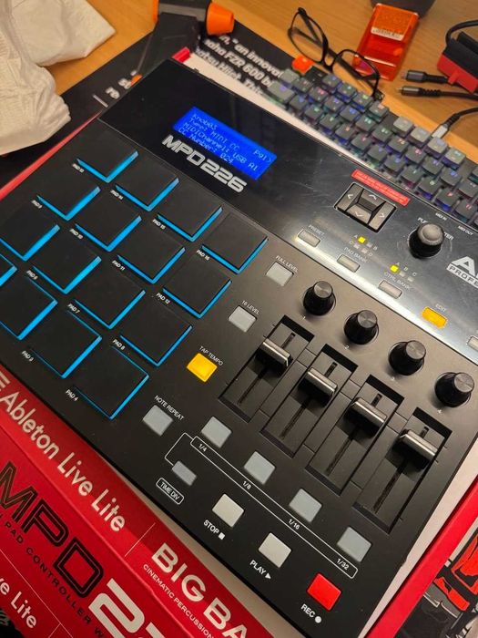 Controller MIDI Akai MPD226