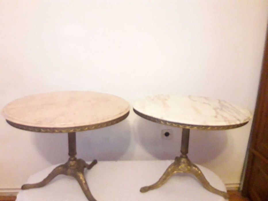 Masa rotunda cu picor din bronz si blat din marmura roz si alb